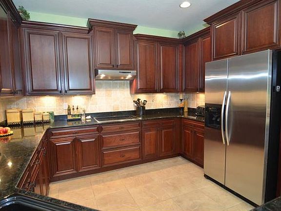 Large Upgraded Kitchen
