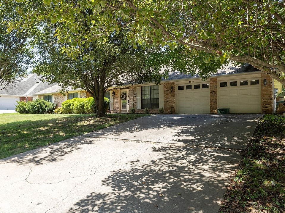 1st image of 1643 N Arthurs Ct