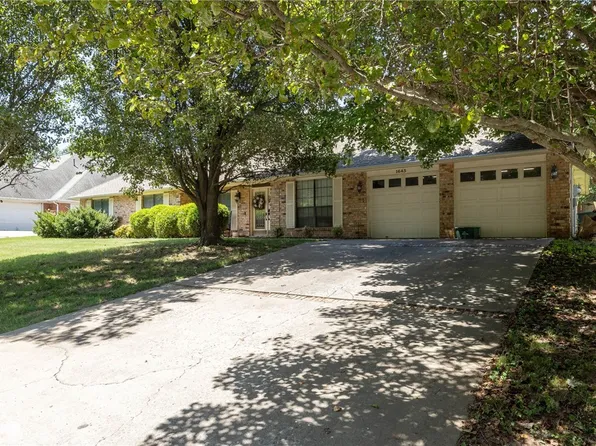 1643 N Arthurs Ct, Fayetteville, AR 72701