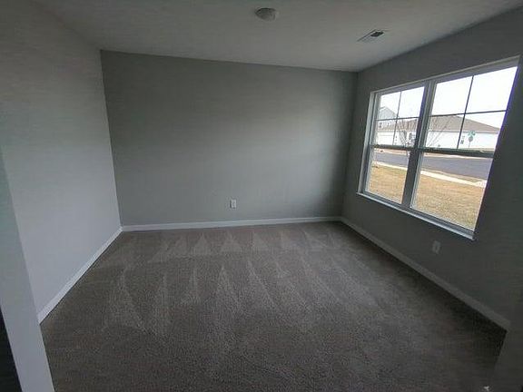 5th image of 381 Kells Ct S