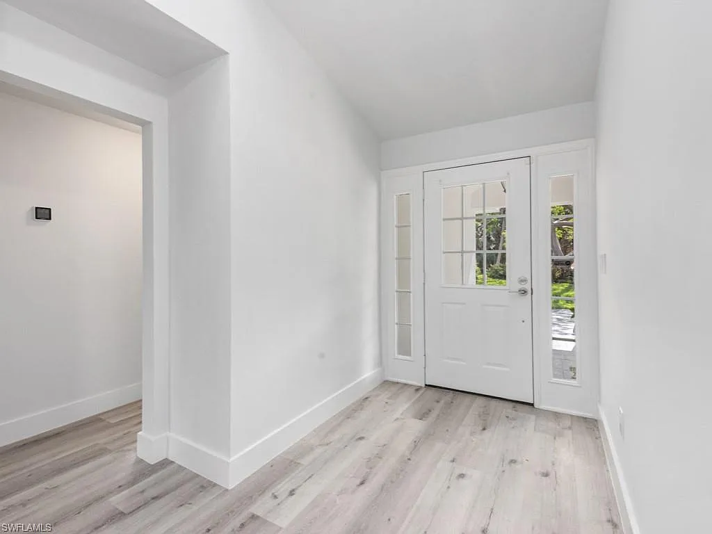 3 bed, 2.5 bath, 2250 sqft, $10,500 — Photo 3