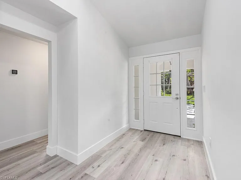1131 Crayton Rd — Photo 3