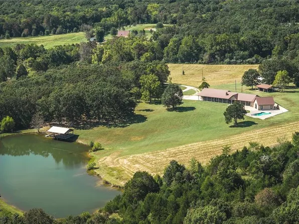 1770 McDade Springs Rd, Cuba, MO 65453