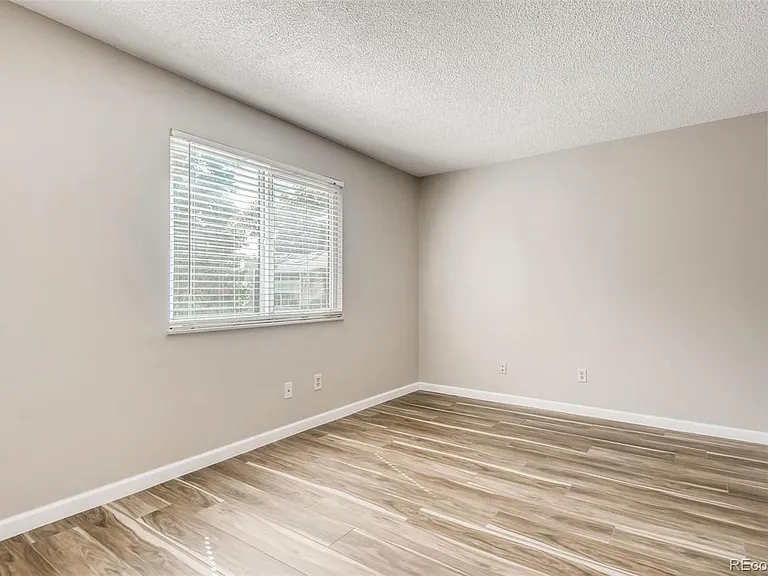 18064 E Ohio Ave #203 — Photo 14