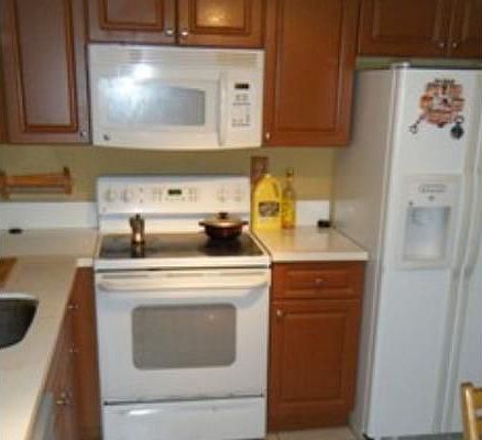 4th image of 3611 SW 117th Ave #10-210