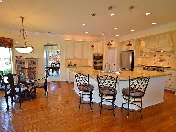 5th image of 411 Natalie Ln
