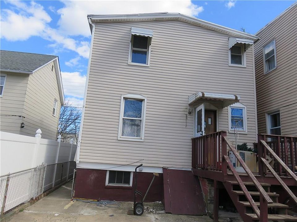 2nd image of 751 Parker St