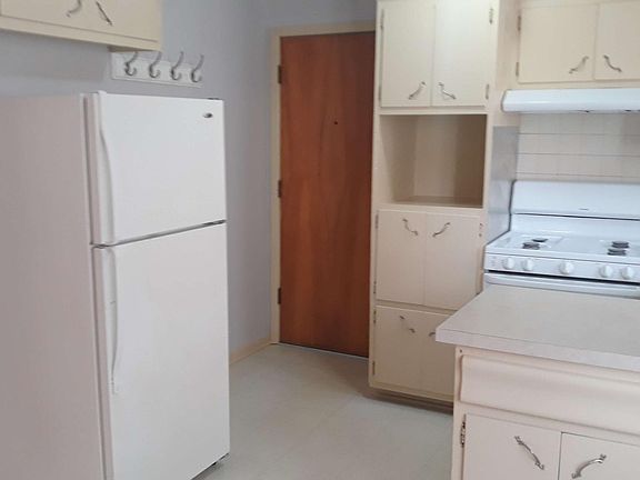2nd image of 7437 Fullerton Ave #1F