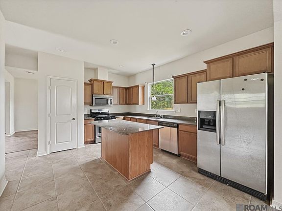 4th image of 17548 Rosemont Dr