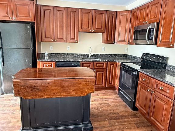 5th image of 178 Farrington St