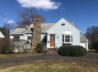 154 Wyckoff Ave, Wyckoff, NJ 07481