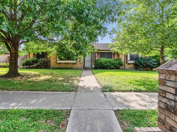 4002 Thistledown Dr