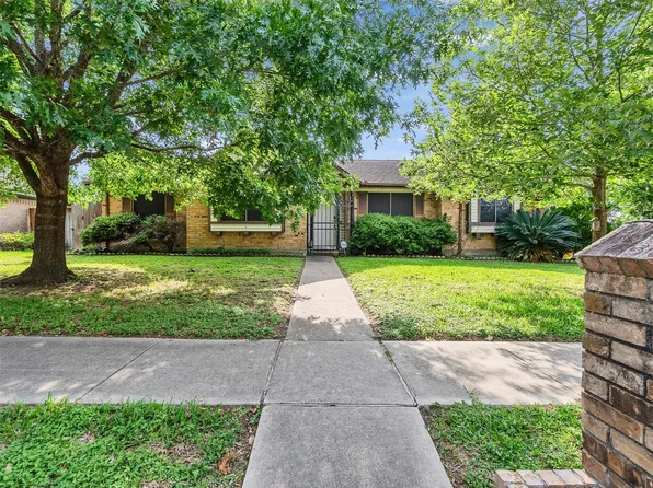 4002 Thistledown Dr, Pasadena, TX 77504