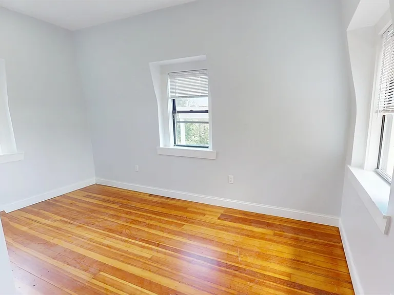 14 King St #3 — Photo 10