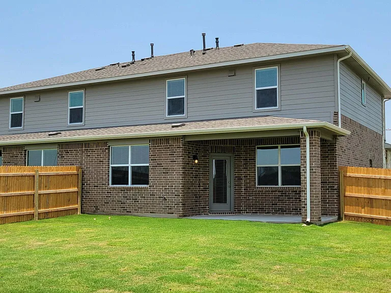 325 Brody Ln — Photo 19