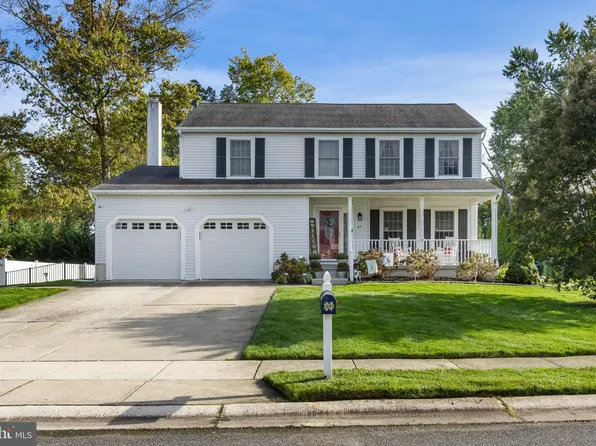 47 Bon Air Dr, Marlton, NJ 08053