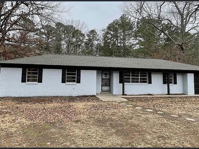 2710 Whippoorwill Ln, White Hall, AR, 71602