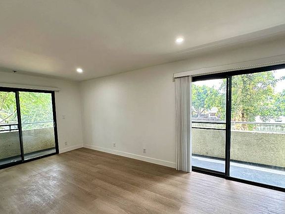 2nd image of 21826 Saticoy St APT 6
