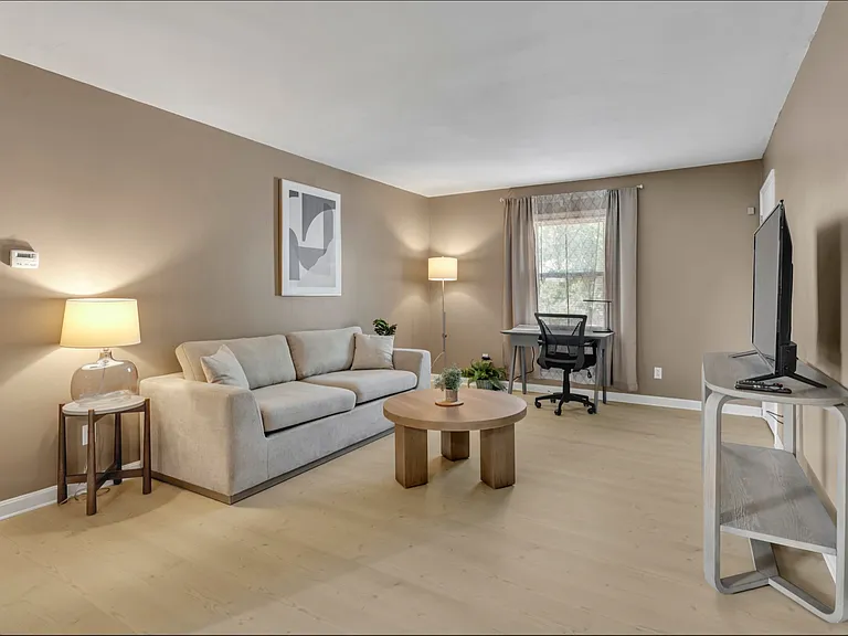 625 Village Ln #D — Photo 9