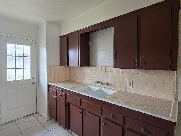 4th image of 2242 W Princeton Ave #2242
