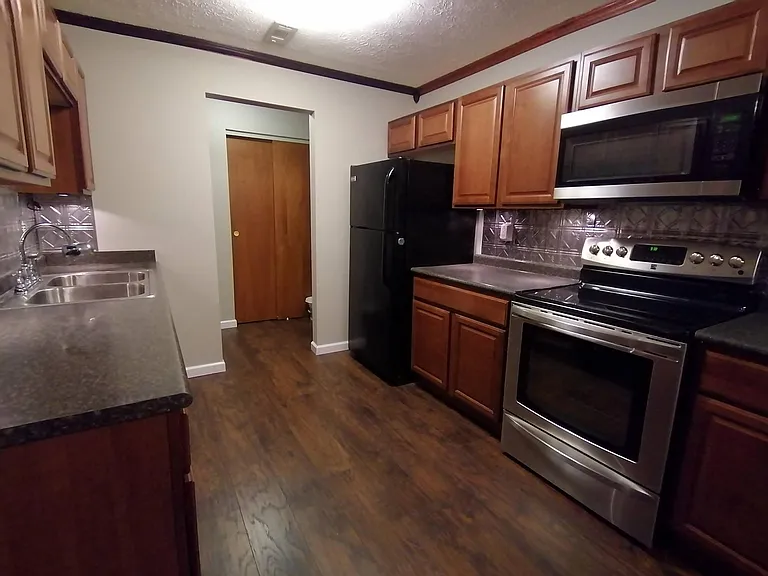 2060 Woodtrail Dr #21 — Photo 2