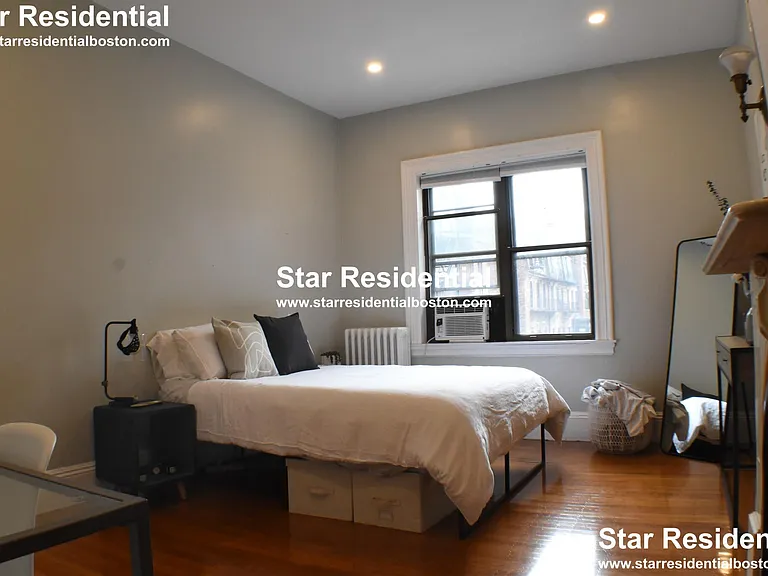 31 Fairfield St #201 — Photo 22
