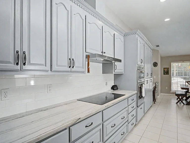 1626 Oakmont Cir — Photo 22