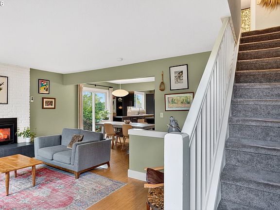 2nd image of 3709 SE 33rd Ave
