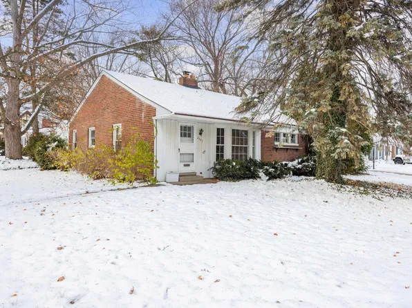 2403 Crooks Rd, Royal Oak, MI 48073