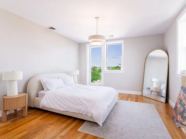 543 Brooklyn Ave #PENTHOUSE — Photo 6