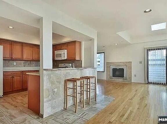 2nd image of 833 Topsail Ln