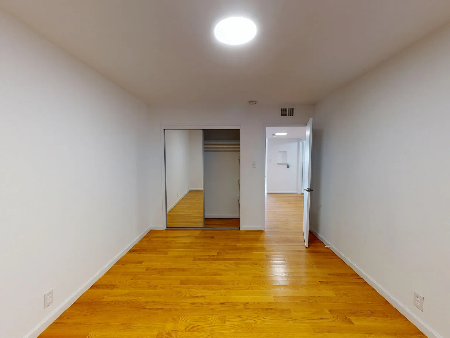 1040 Ashbury Street — Photo 4