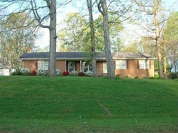 1st image of 424 Walton Dr