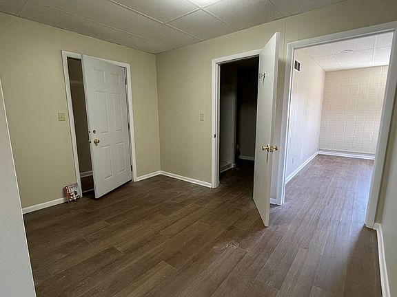 5th image of 220 E Cook St #2