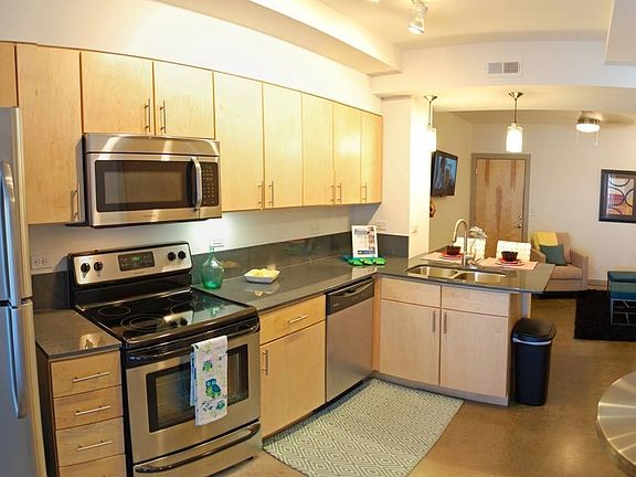 5th image of 406 Shafer St #913