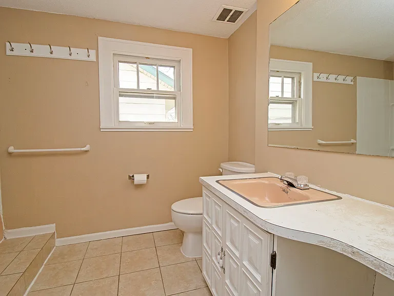 1563 6th Ave N #1 — Photo 22
