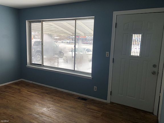 coldwater- livingroom