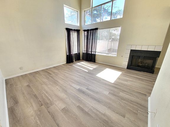 3rd image of 5811 Commodore Cove Dr