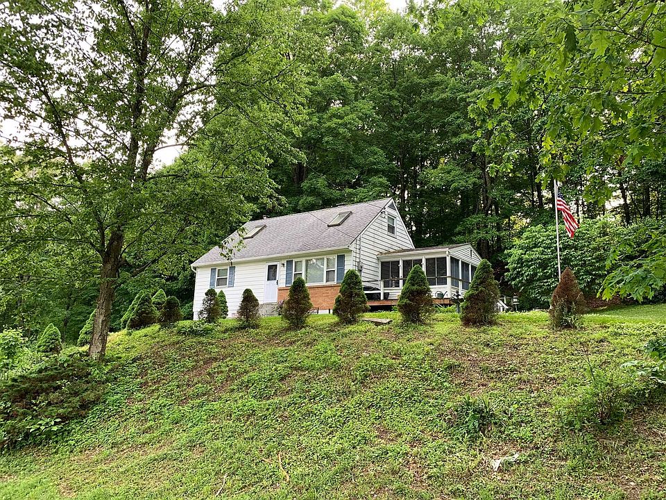 1st image of 20 Pennington Dr