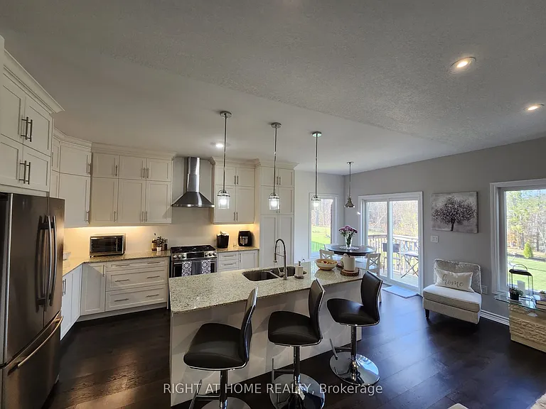 84 Diamond Valley Dr — Photo 19