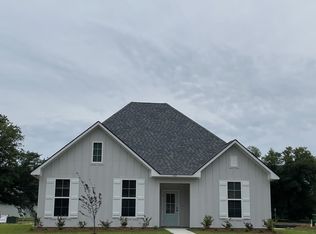 812 Old Spanish Trl, Bay Saint Louis, MS 39520