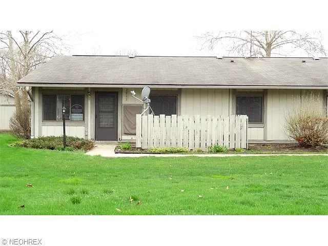 2823 Mull Ave photo 1