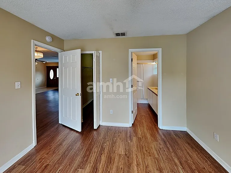 1014 Gore Dr — Photo 10