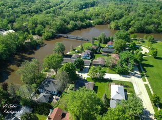 95 Fay Ave, Dundee, IL 60118