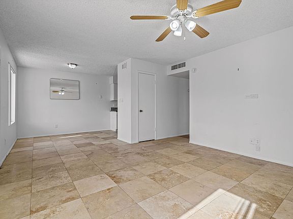 7-web-or-mls-2346 E Shaw Butte Dr-17_11112025