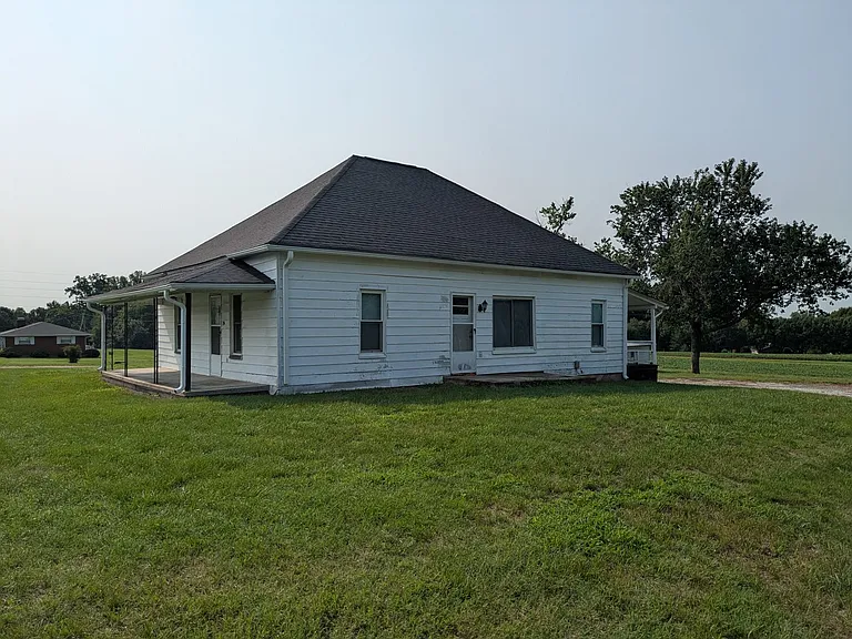 194 Johnson Rd — Photo 2