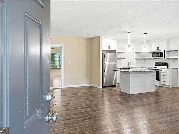 5th image of 3064 Fern Valley Dr SW