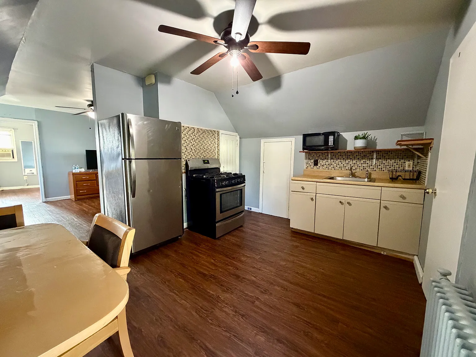 1 bed, 650 sqft, $1,600 — Photo 3