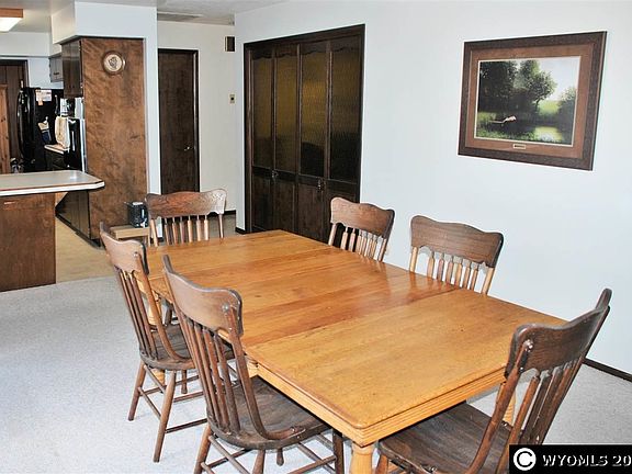 5th image of 323 Hillcrest Dr