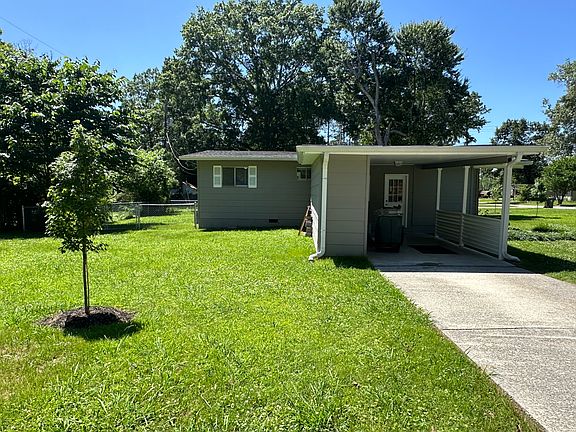 4th image of 8106 Royal Dr